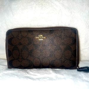 Coach Continental Zip Around Wallet